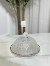 مضيفة شفاف وذهبي