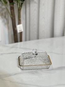 مضيفة بشكل مستطيل شفاف بحيف ذهبي