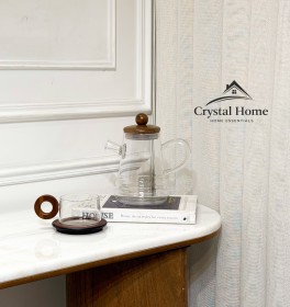 إبريق زجاجي بغطاء خشبي