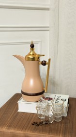 دلة قهوة بلون وشكل مميز