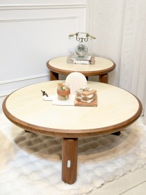 طاولة وسط قطعتين دائري باللون الكريمي والخشبي الغامق