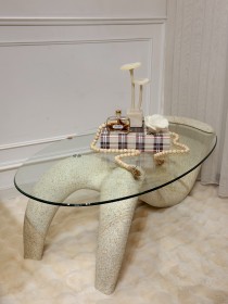 طاولة وسط مودرن فخمة بسطح زجاجي