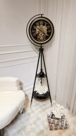 ساعة ديكور باللون الأسود مع ستاند