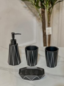 طقم مصابن 4 قطع باللون الاسود بخطوط بيضاء