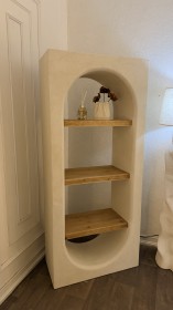 خزانة ديكور مقوسة برفوف خشبية