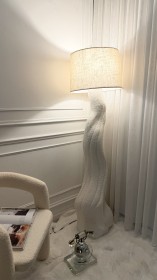 سايد لامب حجر مودرن باللون الأبيض