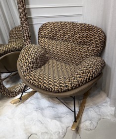 كرسي هزاز Dior - حجم كبير